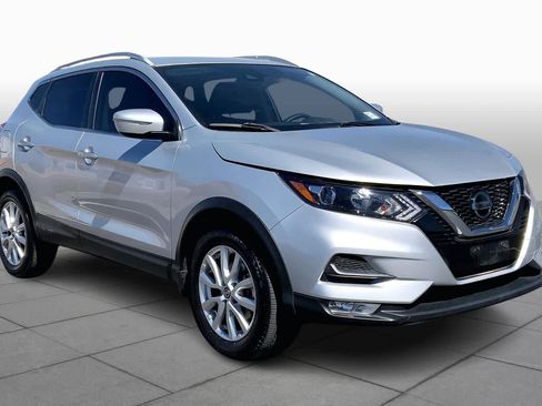 Used 2021 Nissan Rogue Sport SV image 3
