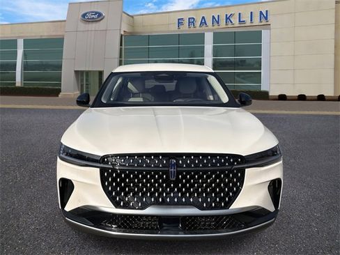 New 2026 Lincoln Nautilus Premier image 2