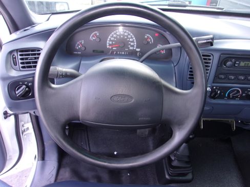 Used 2000 Ford F150 XL image 17
