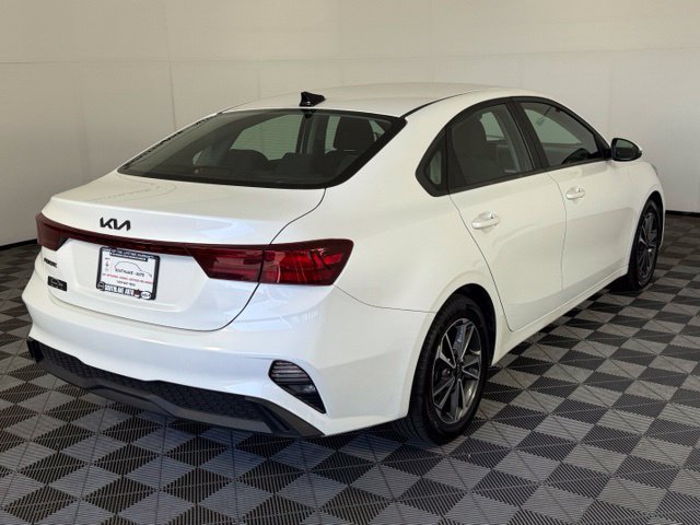 Used 2022 Kia Forte LXS w/ LXS Technology Package FWD image 7