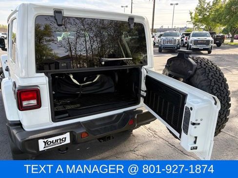 Used 2022 Jeep Wrangler Unlimited Sahara AWD/4WD image 8