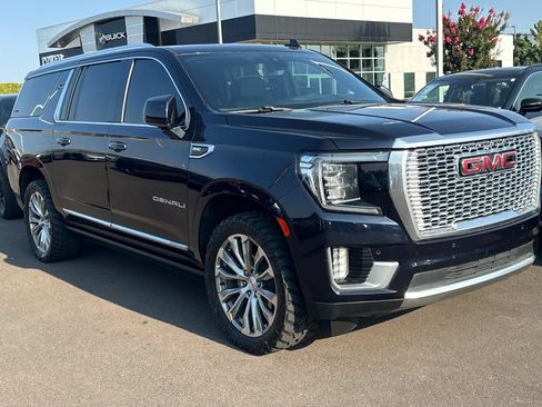 Used 2021 GMC Yukon XL Denali w/ Denali Premium Package AWD/4WD image 2