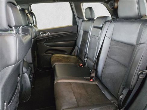 Used 2019 Jeep Grand Cherokee Altitude RWD image 13