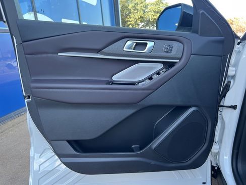 New 2026 Ford Explorer Platinum image 14