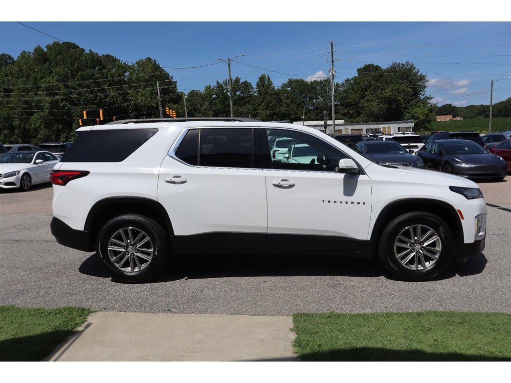 Used 2023 Chevrolet Traverse LT w/ LPO, Cargo Package AWD/4WD image 17
