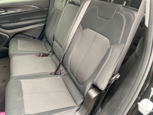 Used 2022 Jeep Grand Cherokee L Laredo w/ Luxury Tech Group I RWD image 12
