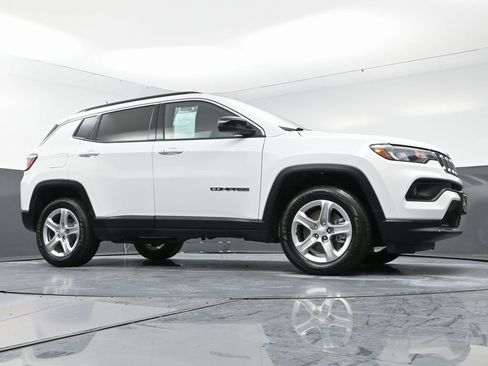 Used 2023 Jeep Compass Latitude image 49