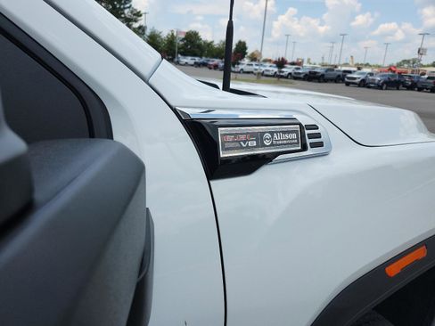 New 2025 GMC Sierra 2500 Pro image 7