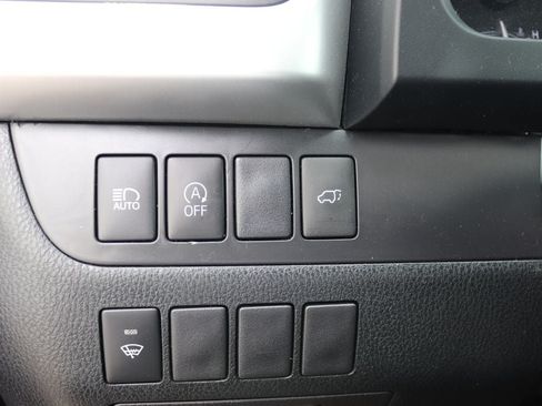 Used 2019 Toyota Highlander XLE AWD/4WD image 29
