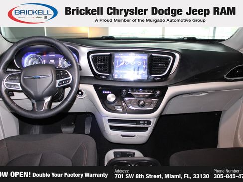 Used 2020 Chrysler Pacifica Touring w/ Advanced Safetytec Group FWD image 16