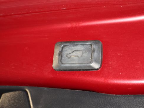 Used 2022 Toyota RAV4 XLE Premium image 54