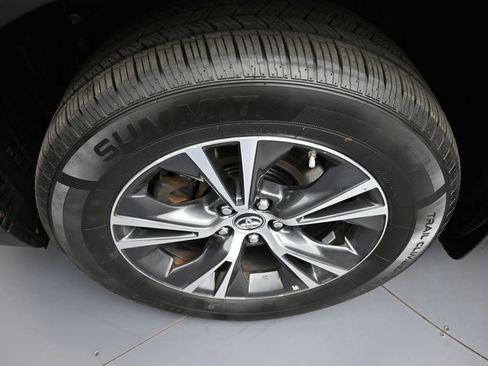 Certified 2016 Toyota Highlander XLE AWD/4WD image 14