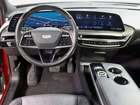 Used 2024 Cadillac Lyriq Sport image 14