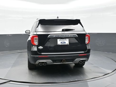 Used 2021 Ford Explorer King Ranch w/ Premium Technology Package image 5