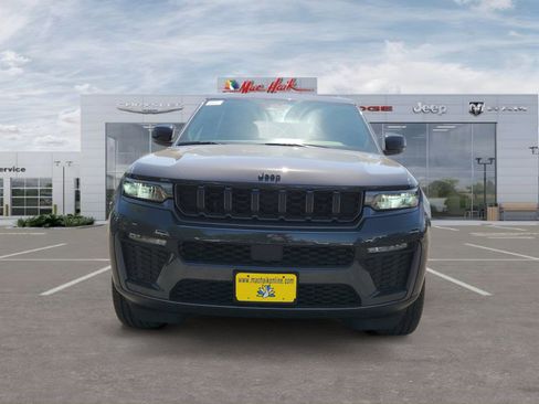 New 2026 Jeep Grand Cherokee Limited w/ Limited Altitude Package RWD image 8