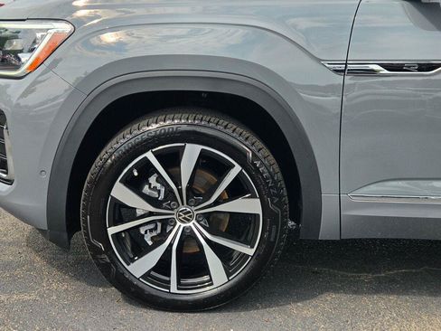 Used 2025 Volkswagen Atlas SEL Premium R-Line AWD/4WD image 16