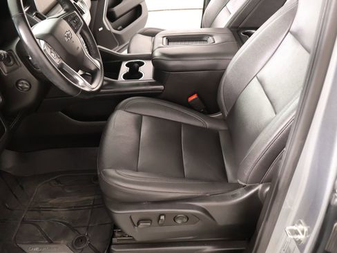 Used 2023 Chevrolet Tahoe Z71 w/ Luxury Package AWD/4WD image 11