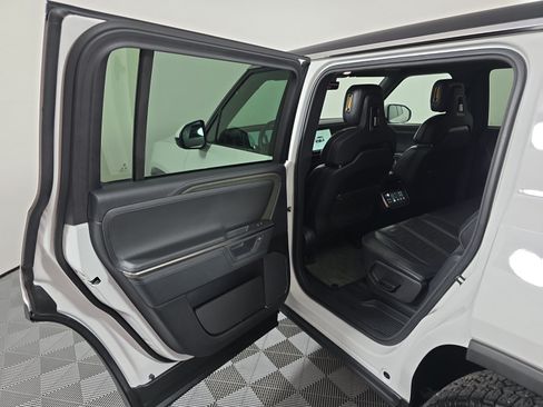 Used 2025 Rivian R1S Adventure Dual AWD/4WD image 17