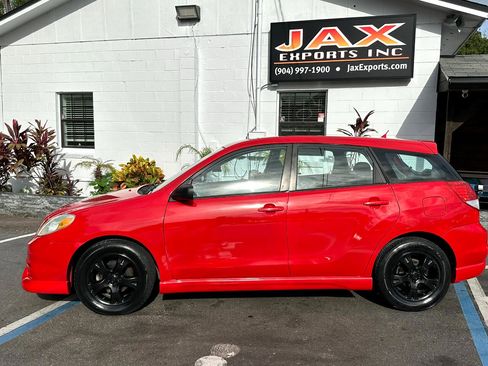 Used 2004 Toyota Matrix image 2