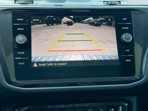Used 2019 Volkswagen Tiguan SE w/ Panoramic Sunroof Package FWD image 32
