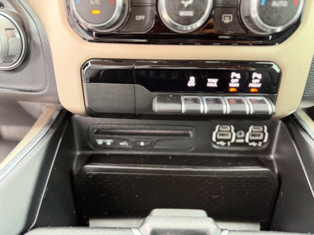 Used 2019 RAM 1500 Laramie AWD/4WD image 29