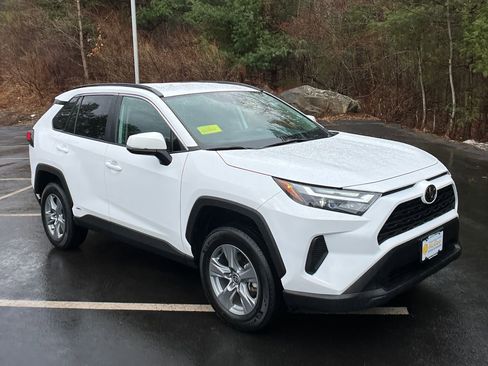 Used 2025 Toyota RAV4 XLE image 7