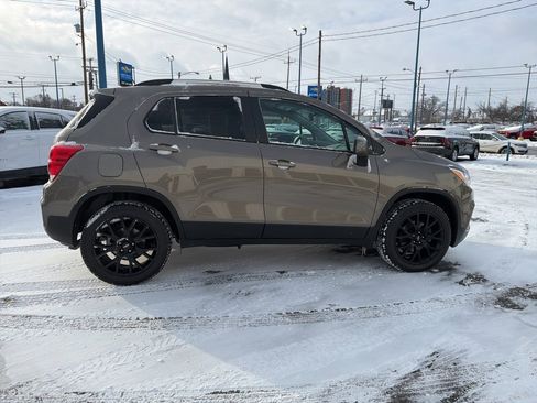 Used 2021 Chevrolet Trax LT w/ Driver Confidence Package image 8