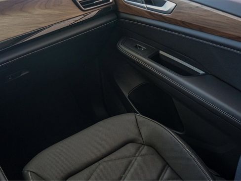 New 2026 Volkswagen Atlas SE image 25