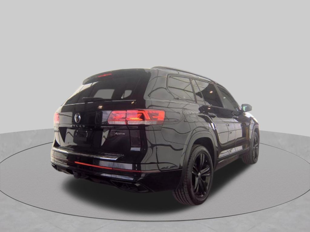 Used 2023 Volkswagen Atlas SEL R-Line AWD/4WD image 4