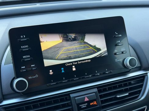 Used 2020 Honda Accord Hybrid image 12