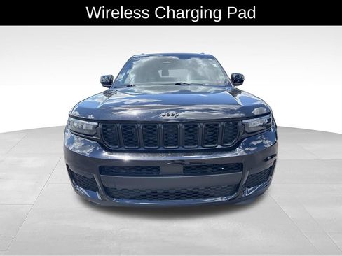 Used 2023 Jeep Grand Cherokee L Altitude AWD/4WD image 17