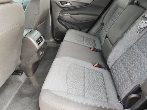 Used 2024 Chevrolet Equinox LT image 31