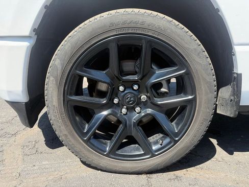 Used 2023 RAM 1500 Laramie AWD/4WD image 9