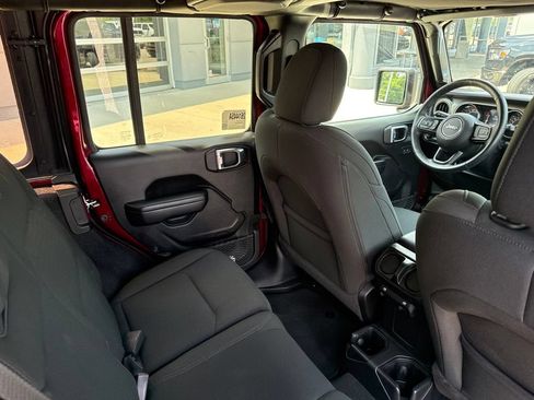 Used 2021 Jeep Wrangler Unlimited Sport AWD/4WD image 40