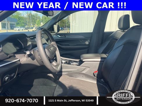 Used 2023 Jeep Grand Cherokee L Altitude image 14