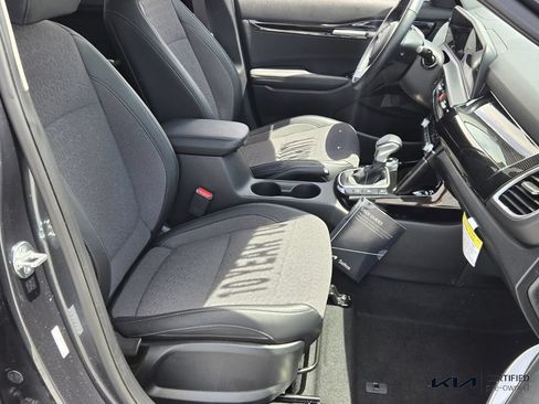Certified 2025 Kia Seltos X-Line AWD/4WD image 18