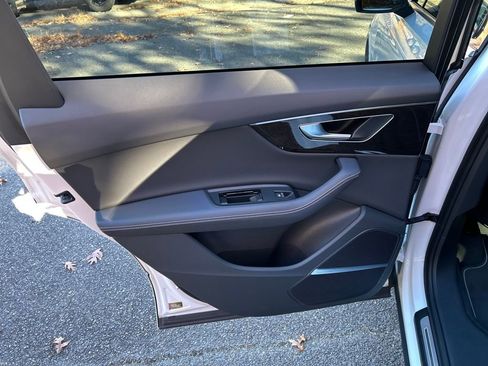 Used 2025 Audi Q7 3.0T Premium Plus image 22