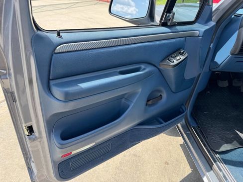 Used 1995 Ford F150 4x4 Regular Cab image 32