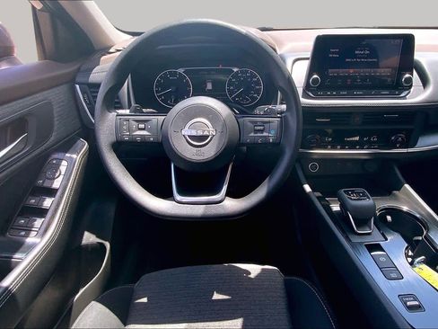 Used 2023 Nissan Rogue SV FWD image 6