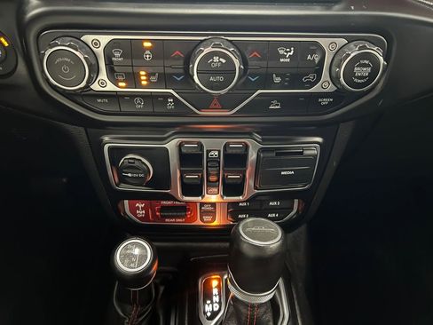 Used 2021 Jeep Gladiator Rubicon image 16