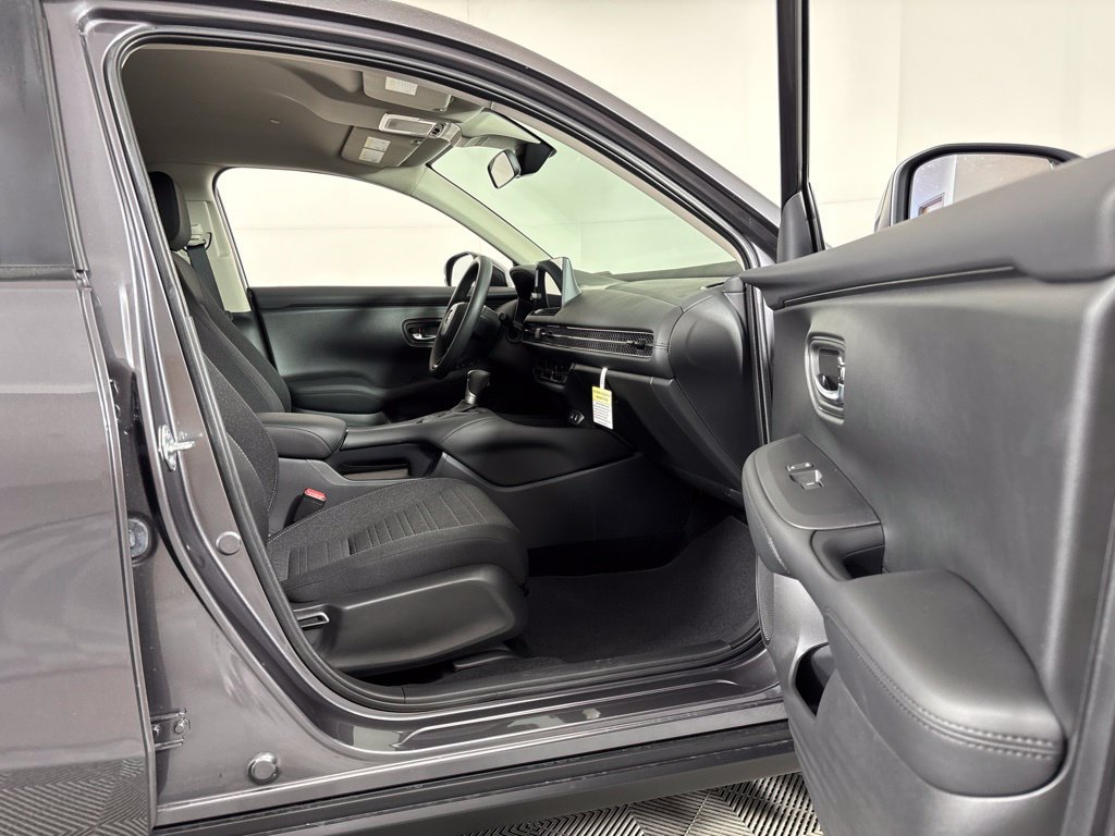 Used 2027 Honda HR-V LX image 12