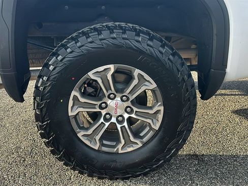 Used 2025 GMC Sierra 1500 SLT RWD image 18
