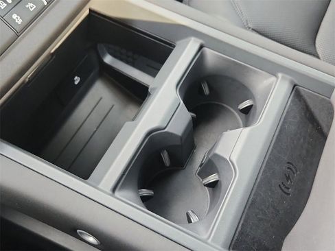 Used 2025 Land Rover Defender 110 S image 18