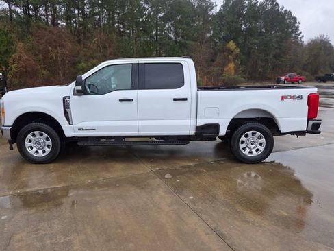 Used 2023 Ford F250 XLT w/ FX4 Off-Road Package image 2