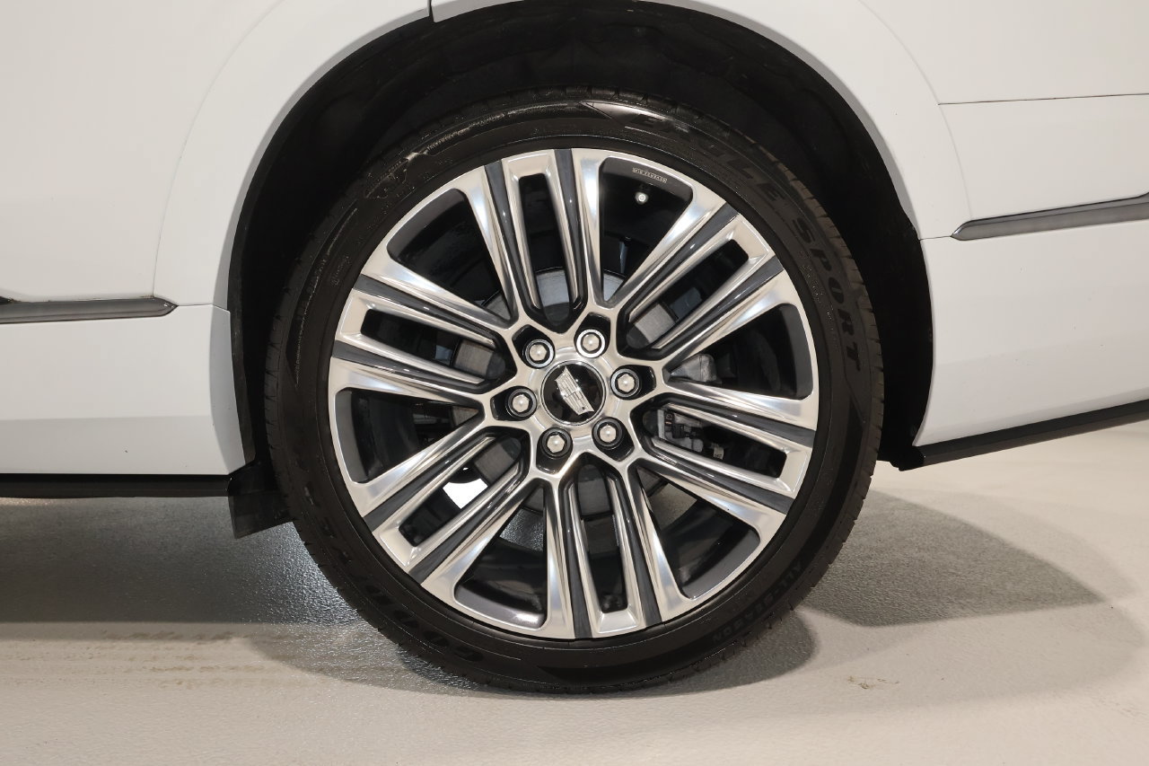 Used 2026 Cadillac Vistiq Platinum w/ LPO, Floor Liner Package AWD/4WD image 34