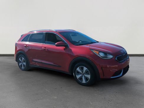 Used 2017 Kia Niro LX image 7