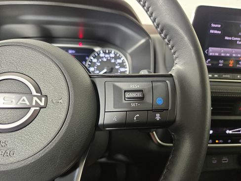 Used 2023 Nissan Rogue SV w/ SV Premium B Package AWD/4WD image 16
