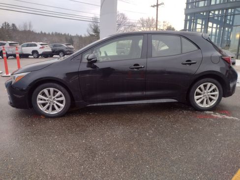 Used 2023 Toyota Corolla SE image 3