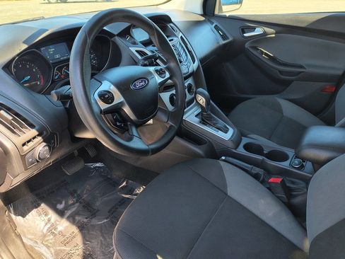 Used 2014 Ford Focus SE FWD image 9