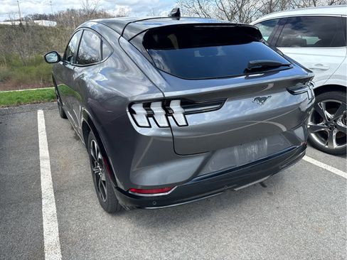 Used 2021 Ford Mustang Mach-E Premium image 7